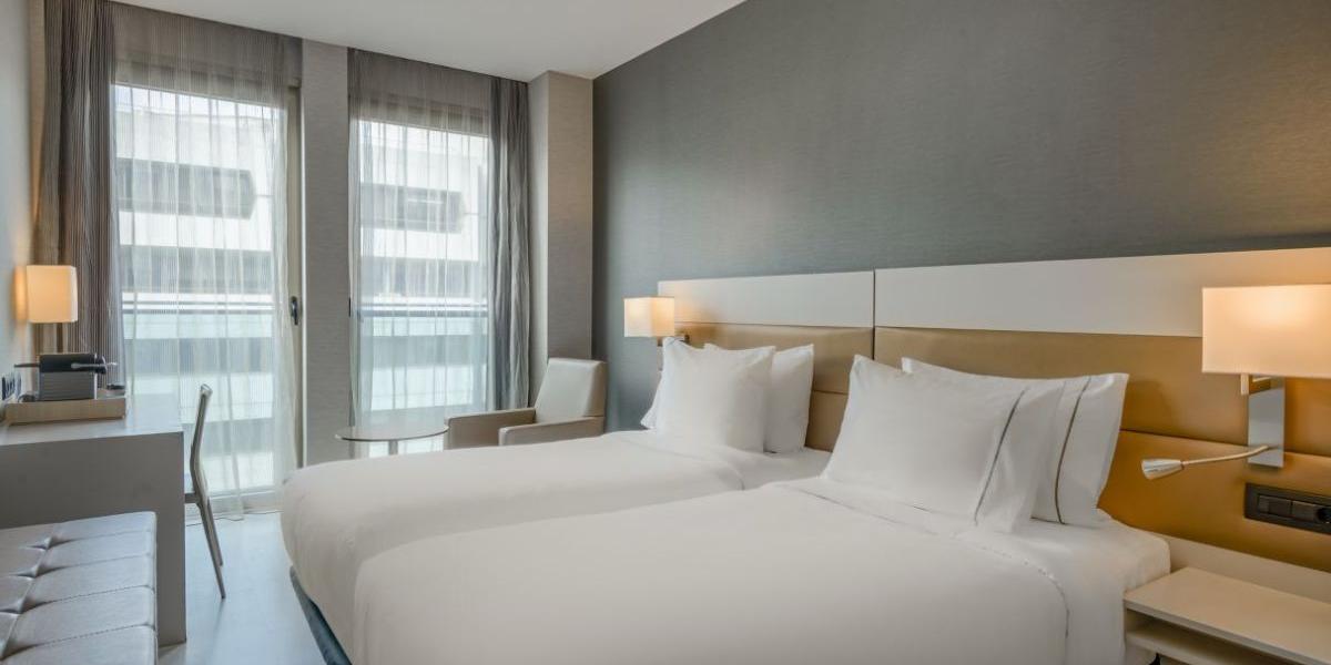 Standard with city views SH Colón Valencia Hotel Standard with city views SH Colón Valencia Hotel